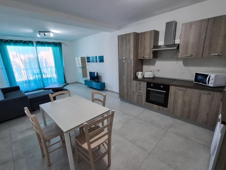 St Julians Bay Sea Front Apartments San Giuliano Esterno foto